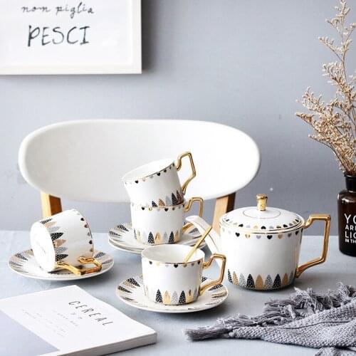 Creative Coffee Cups Set British Porcelain Tea Set Bone China Porcelain Scented Tea PartyTeatime Afternoon Teapot Cup Mug