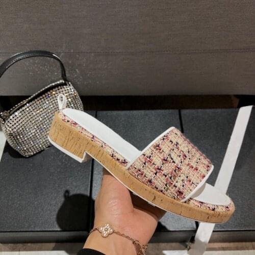 Early spring 2021 new flat bottom chain slippers thick soled going out beach shoes fashion womens shoes with heels35-40