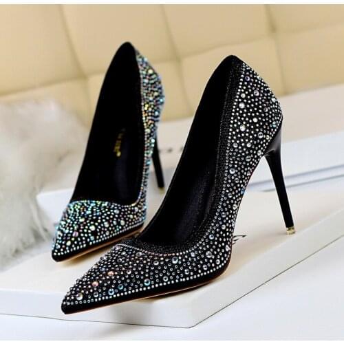 Sexy Women Pumps High Thin Heels Pointed Toe Metal Decoration Sexy Bling Bridal Wedding Women Shoes Black High Heels