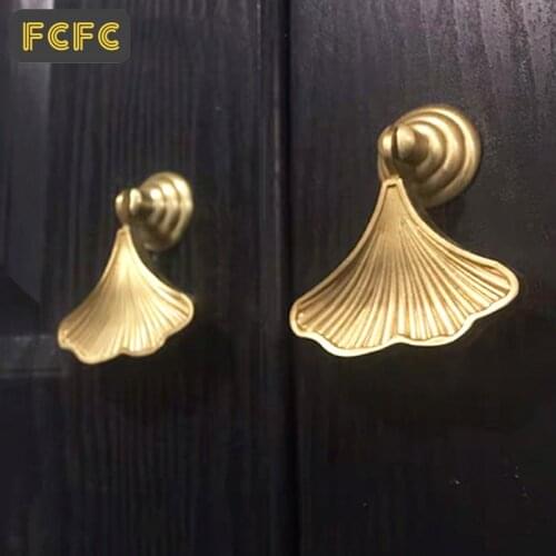 FCFC 1 Piece Brass Handles Furniture Cabint Pulls Gold Leaf Luxury Wardrobe Dresser Cupboard Cabinet Drawer Pulls Knobs