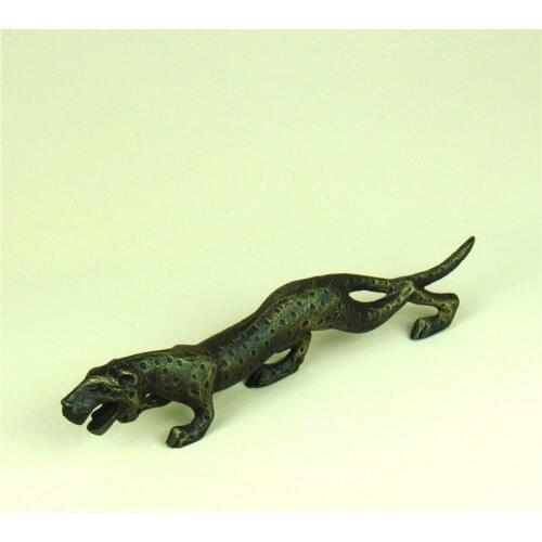 Handmade Copper Panther Sculpture Antique Metal Leopard Statue Wildlife Decor Art and Craft Embellishment Accessories Furnishing