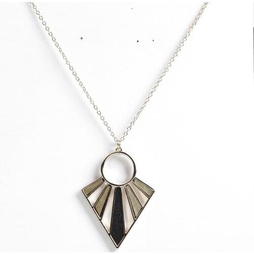 Dropshipping Silver Chain Necklace Fashion Trendy Black Wood Hollow Pendant Sweater Necklace For Women