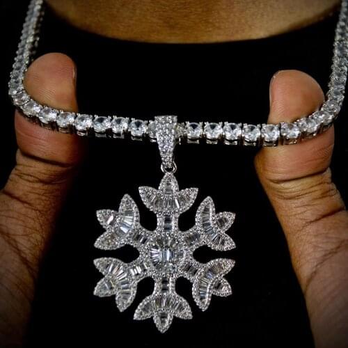 New hip hop Snow flower Pendant Necklaces wholeslae Fashion men hip hop Jewelry Temperament Cute Sweater Necklaces for party