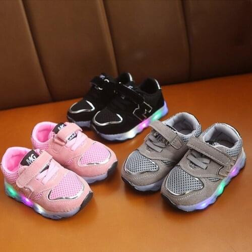 2021 Childrens Luminous Shoes Childrens Shoes Spring And Winter Boys' And Girls' Running Shoes