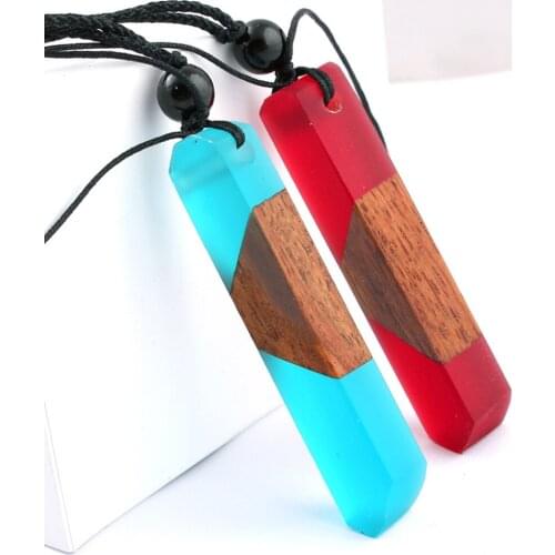 Fashionable Men and Women Necklace Vintage Wood Resin Triangle Pendant Necklace Weave Rope Chain Adjustable Short Necklace