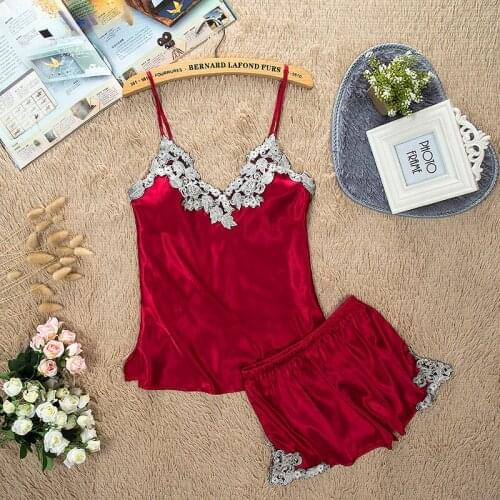 2018 High Quality New Design Summer Pajamas Sets Free Tops + Short Pants 2 Pieces Pijamas Sets Nightwear Wholesale