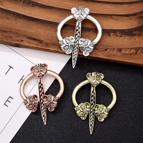 Metal Buckle Viking Brooch Collar Badge Penannular Cardigan Shoulder Shawl Scarf Cloak Clasp Brooch Pins Scottish Jewelry