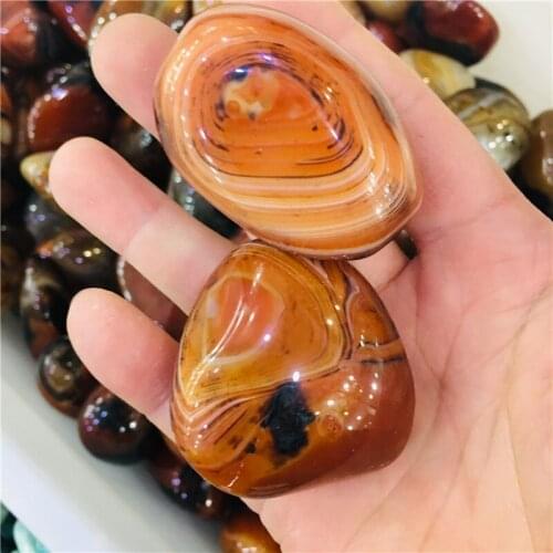 100g Natural crystal Silk agate Play with the stone stone rolling palmetto stone treatment 1pcs Randomly send