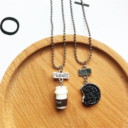 2pcs / set Fashion Oreo Cookies and Coffee Resin Pendant Necklace Milk Cookies BFF Mens and Womens Best Friends Gifts Keychain