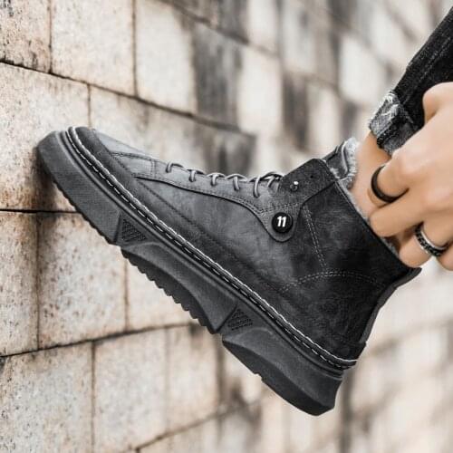 2020 fashion high top mens plus velvet Martin boots comfortable and warm mens casual shoes mens sports shoes mens shoes