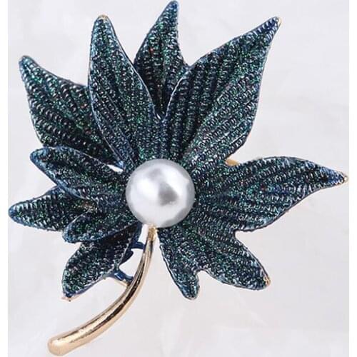 Retro Double-layer Maple Leaf Brooches Vintage Grey Simulated Pearl Plant Pin Womens Garment Accessories
