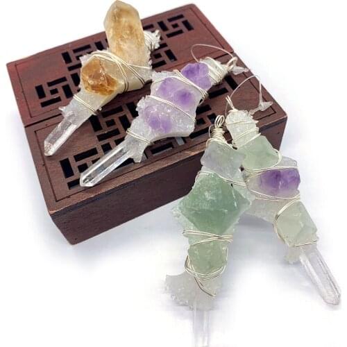 Natural Crystal Pendant Winding Mineral Gem Pendant Simple and Elegant Mens and Womens Jewelry Stone Amulet Color Irregular