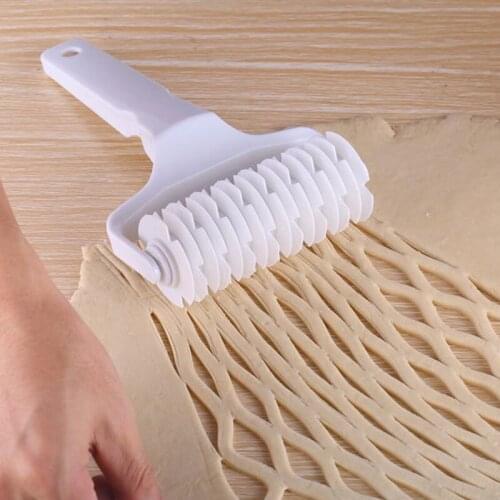 Pie Pizza Cutter Pastry Bakeware Embossing Dough Roller Lattice Roller Cutter Cake Tools Plastic Baking Tool Kitchen Accessories