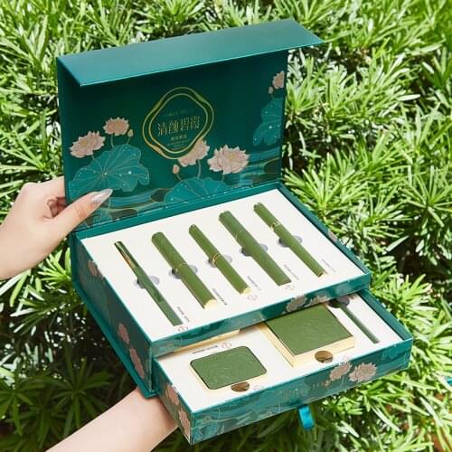 10Pcs Cosmetic Set Makeup Air Cushion Finishing Powder Face Powder Pearly Lustre Eye Shadow Retro Double Layer Box Gift Kit