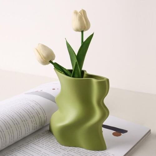 Morandi creative wavy Ceramic Vase Decoration living room flower arrangement model room soft decoration Memphis flower