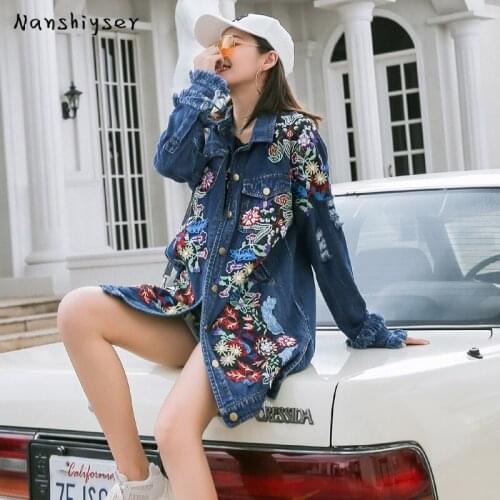 2021 Autumn New Loose Vintage Flower Embroidered Denim Jacket Women Single-breasted Casual Raw Fringe Hole Jeans Jackets Female
