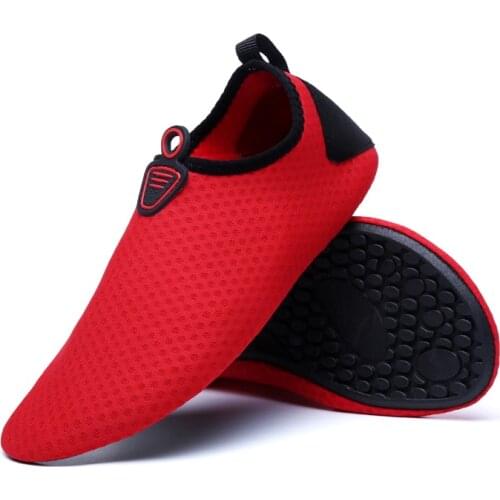 2021 Unisex Aqua Shoes Swimming Yoga Upstream Beach Shoes Ultra Light Soft Women Men Barefoot Shoes Slip on Water Shoes