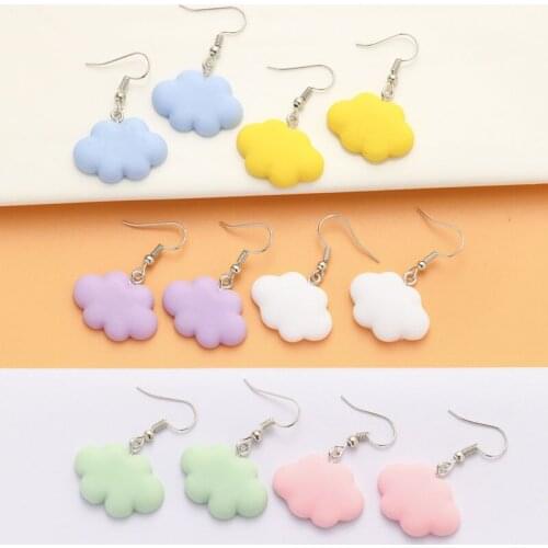 BASICGOLDYAO Stud Earrings