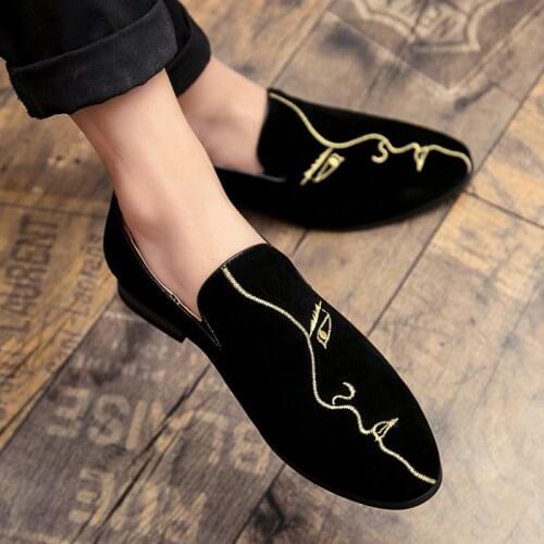 Hot Sale New Mens Comfortable Loafers Rhinestone Rivet Pointed Men Formal Shoes Mens Wedding Party Flat Shoes