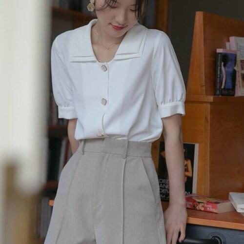 2021 Short-sleeved chiffon white shirt female design sense niche new summer 2021 retro French blouse professional style