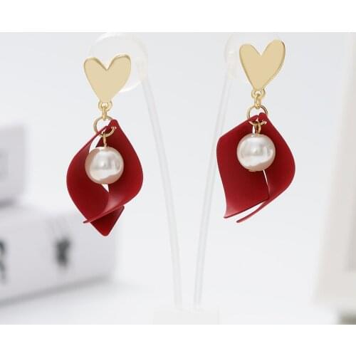 Jaeeyin 2021 Happy Red Color Pendant White Pearl Gold Heart Elegant Disc Hollow Aesthetic Statement Drop Earrings For Women Gift