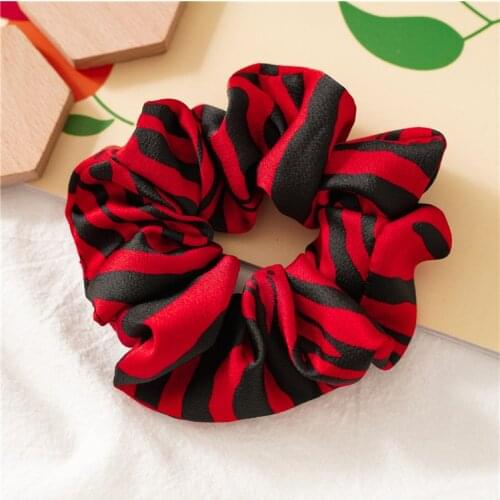 New large intestine circle snake pattern chain cloth art hair circle European and American ladies fashionable versatile coiled h