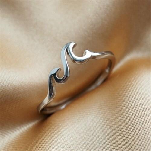 2021 New Creative Silver Color Wave Ring Simple Flame Finger Rings for Women Fashion Jewelry Gift R211702