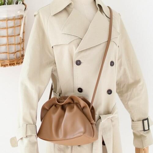 New Cloud Shape Women Bag Luxury Designer Pleated Dumpling Shoulder Messenger Bag Small Cute Lady Crossbody bag Day Clutches