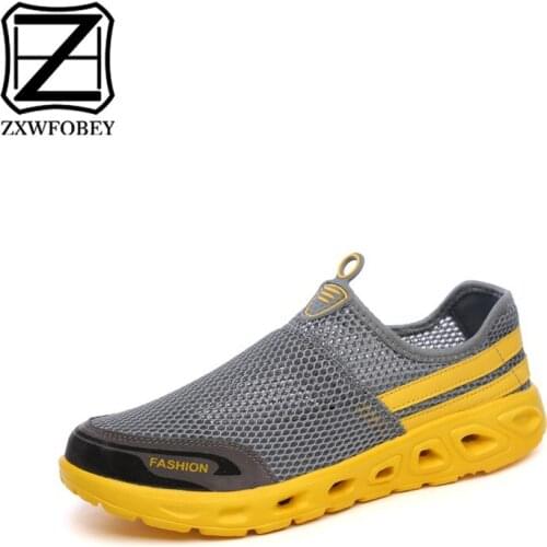 ZXWFOBEY Mens Women Mules Clogs Sandals On Garden Shoes 2019 Fashion Summer Lightweigh Sandals Beach Shoes