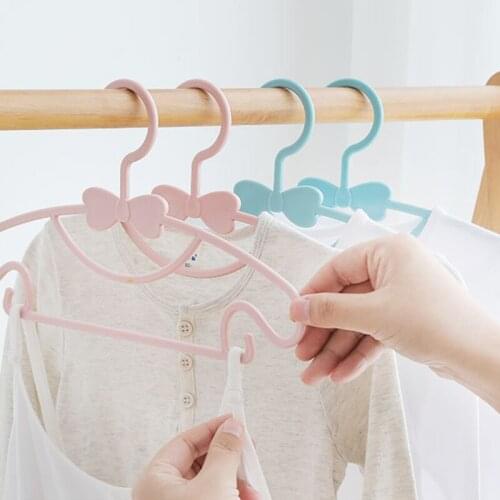 10/20pcs Kids Clothes Hanger Racks Portable Plastic Display Hangers Windproof Children Coats Hanger Baby Clothing Organizer