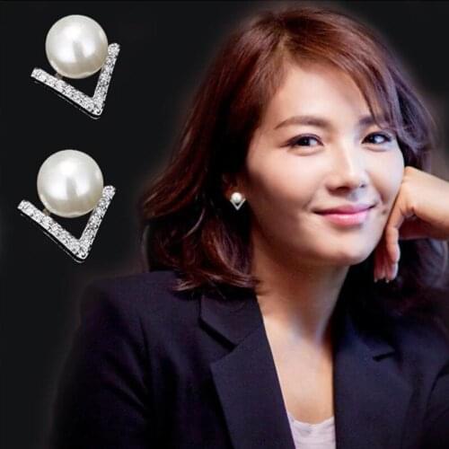 South Koreas New Earrings, Asymmetrical Triangular Pearls, Rhinestones, Color Retention Earrings Womens Jewelry