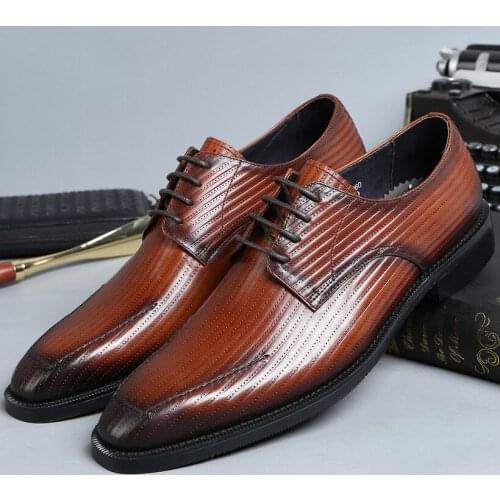 Fashion Black / Tan Goodyear Welt Social Shoes Mens Business Shoes Genuine Leather Dress Shoes Boys Poom Shoes