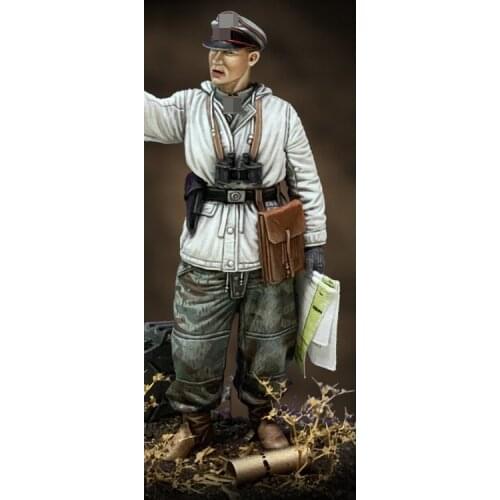 1/35 Resin Model figure GK Soldier TANKER IN WINTER DRESS Military theme WWII Unassembled and unpainted kit