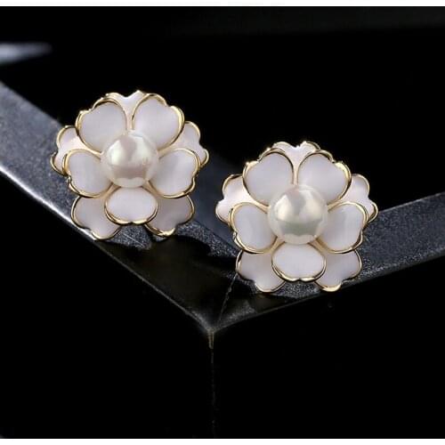 Camellia Pearl Stud Earrings 3D Fashion Accessories Elegant Classic White Flowers Earrings for Women Gifts Wedding Party Jewelry