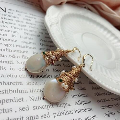 Handmade Gold Wire Wrapped Natural Baroque Waterdrop Flat Pearl Drop Earrings for Women Gift Light Luxury Earrings Boucles D’ore