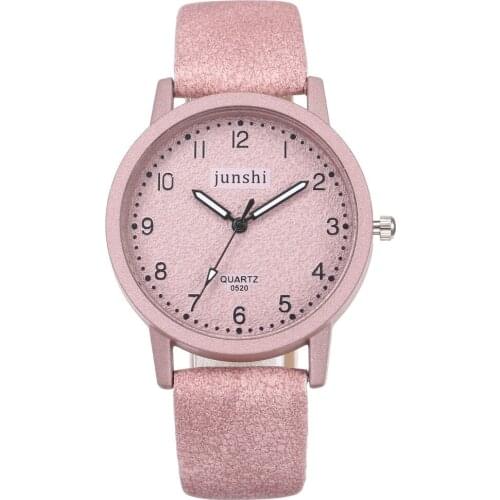 Hot Best Selling Women Watch Fashion Roman Numerals Dial Ladies Quartz Wristwatch Exquisite Leather Strap Clock Zegarki Damskie