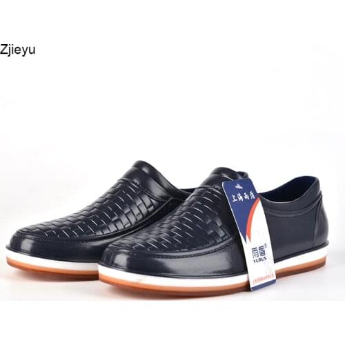 2018 Non Slip Safety Boots Chef Shoes Rainboots Kitchen Safety Shoes Mens Short Barreled Rain Boots Men Glashoes