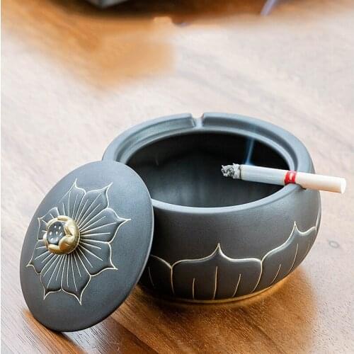 Creativity Personality Ceramic Ashtray Storage Box with Lid Desktop Decoration Living Room Decoration Ashtray Gift for Boyfriend
