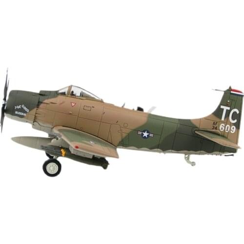 Aircraft Model 1/72 U.S. Navy A-1H Fighter Vietnam War Military War Weapon Propeller Attack Aircraft Collection Show Scene Toys