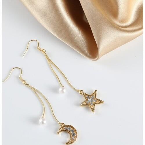 2020 Fashion New Temperament Earrings Net Red Moon Star Pearl Crystal Tassel Asymmetrical Earrings Womens Wholesale Instagram