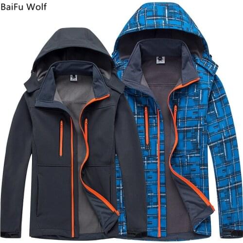 Mens Soft Case Raincoat Jacket Mountaineering Outdoor Warm plus Velvet Jacket Striped Camouflage Soft Case Clothing Light