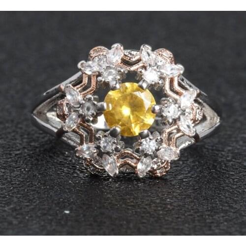 Exquisite Cut Flower Round Yellow Crystal Ring Pop Edge White Diamond Ring Noble Elegant Ladies Jewelry Factory Wholesale