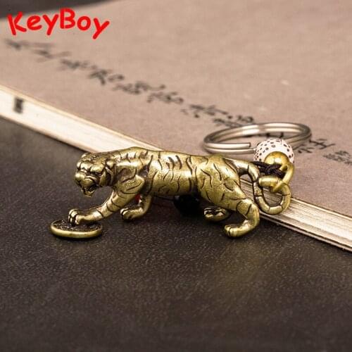 Retro Brass Step on Coin Tiger Figurines Car Key Chain Pendants Jewelry Zodiac Animal Lanyard Keychains Metal Ring Hangings Rope