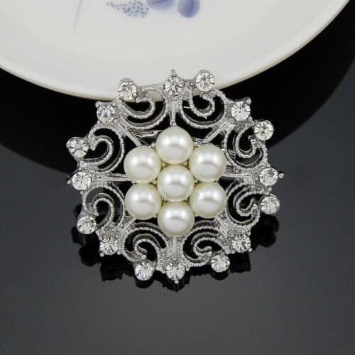 Royal Vintage Round Big Simulated Pearl Flower Rhinestone Silver-color Brooches for Women Brooch Pins Jewelry