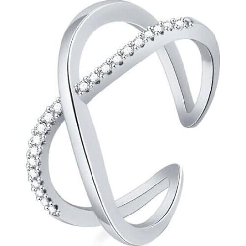 Bettyue New Fashion Trend Creative Design Crossing Shape Adjustable Ring Elegant Laides Crystal Jewelry Ingenious This Season