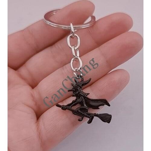 New Black Witch Pendant Keychain Witch On Broomstick Halloween Pendants DIY Men Car KeyRing Holder Keyring Souvenir Jewelry Gift