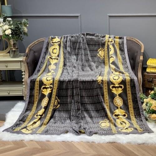 2021 Luxury Double Sided Printed Black Gold Blanket Soft Fleece Velvet Sofa Throws Flannel Classic Home Decoration 3 Sizes