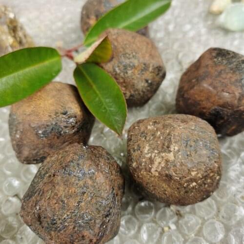 About 200g Natural Garnet crystal stones large particles Quartz Crystal Tumble Stone Rough Healing Stone home decor 1pcs