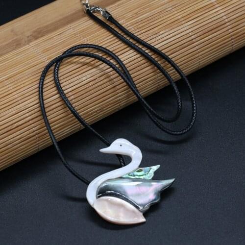 Natural Shell Animals Pendant Necklace Cute Swan Shell Pendant Necklace Charms for Jewelry Necklace Exquisite Gift Length 55+5cm