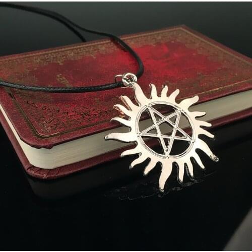 Merican and European Movie Supernatural Pentagram Party Cord Necklace Leather Gift Toy Sun W0V3